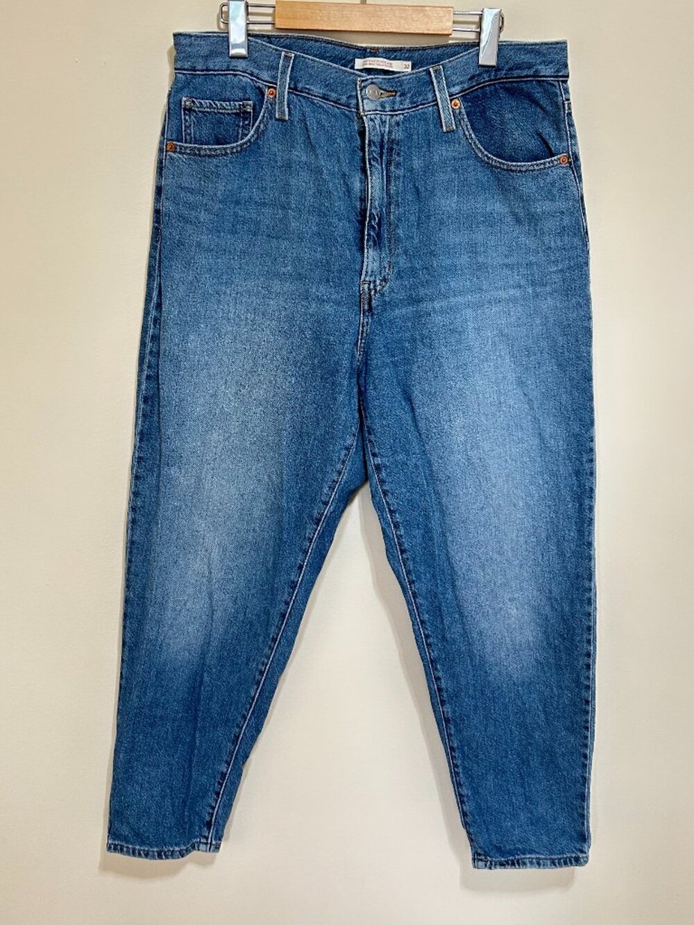 Levi's High Waisted Mom Jeans Blue Size W32 L27